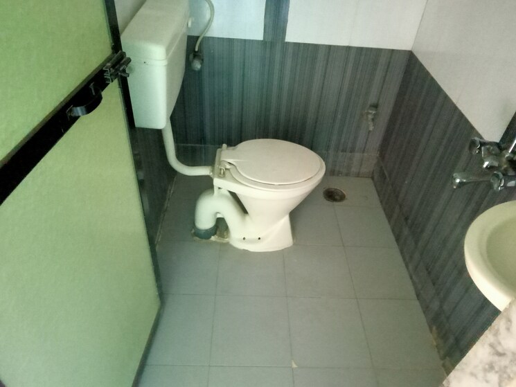 Bathroom, universal-fairmount-blue-fig-tower 1 Bedroom 750 Sq.Ft. Apartment In Taloja Navi Mumbai 9129074