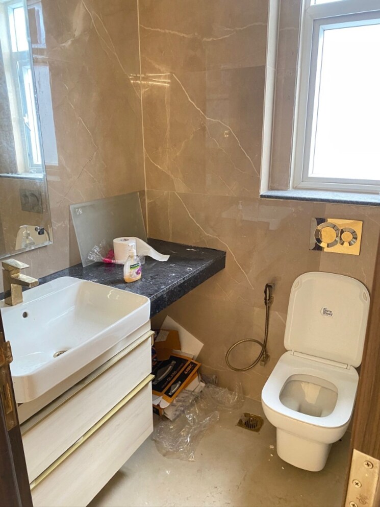 Bathroom, smart-world-orchard 3 Bedroom 1680 Sq.Ft. Apartment In Sector 61 Gurgaon 9129099