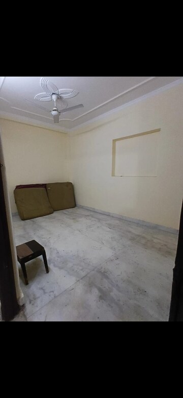 2 BHK Builder Floor For Rent in Chattarpur