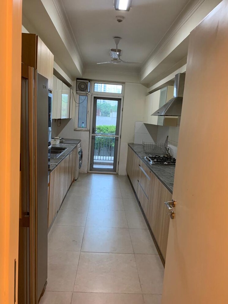 Kitchen, dlf-the-belaire 4 Bedroom 4200 Sq.Ft. Apartment In Sector 54 Gurgaon 9129124