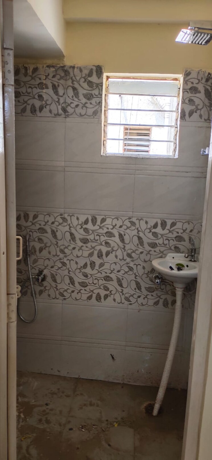 Bathroom, sector 23 dwarka 1 Bedroom 400 Sq.Ft. Apartment In Sector 23 Dwarka Delhi 9107459