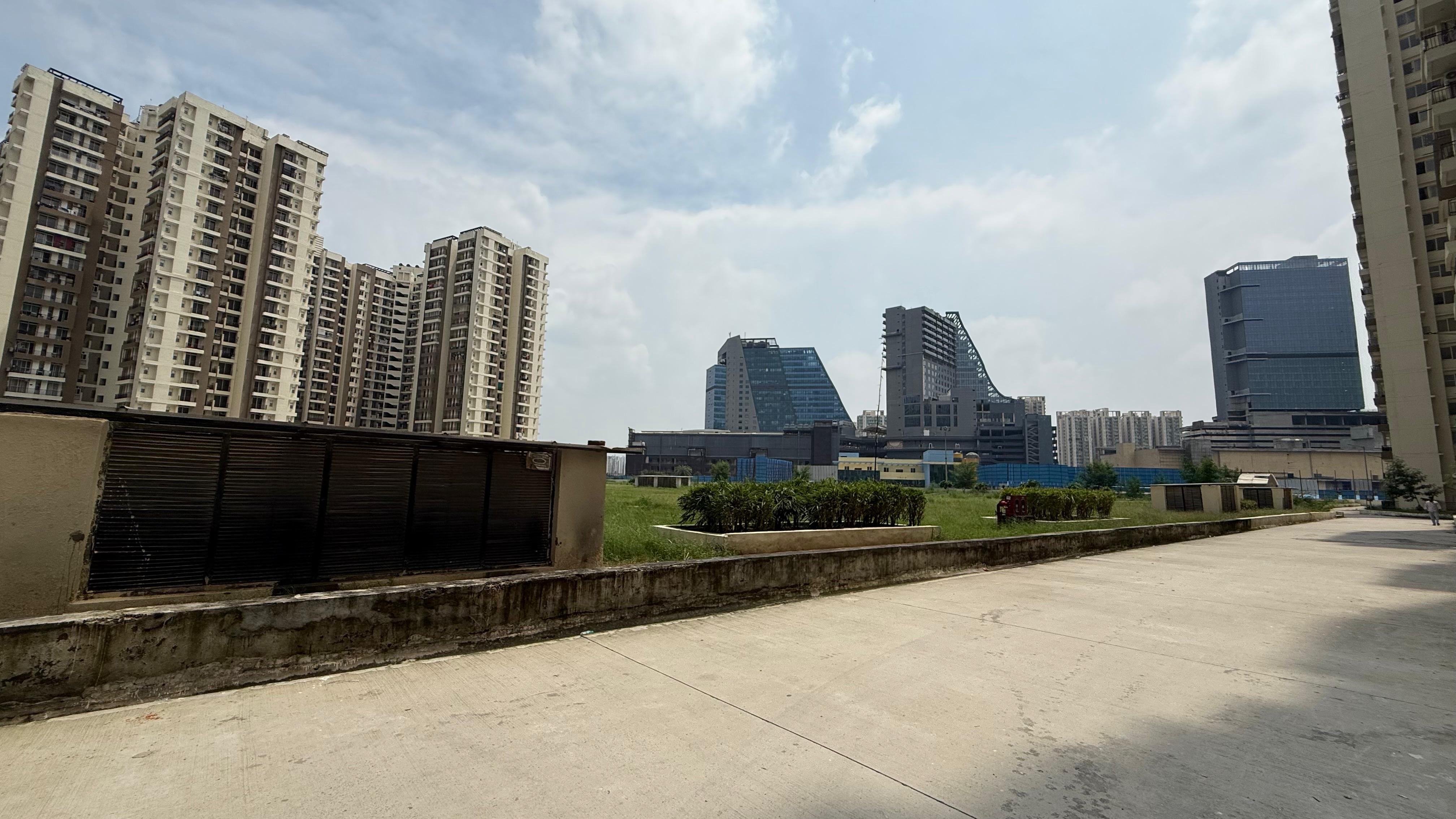 2 BHK 1100 Sq.Ft. Apartment in Amrapali Golf Homes