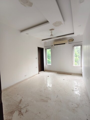 Room in 3 BHK Apartment at Vasant Kunj – for Rent