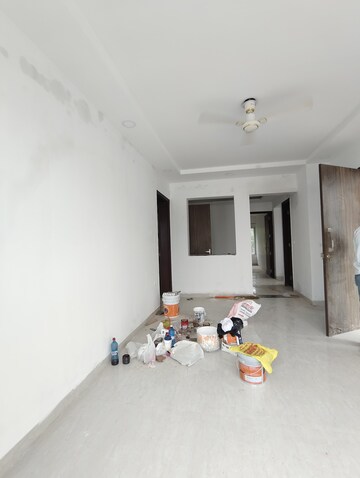 Living Room in 3 BHK Apartment at Vasant Kunj – for Rent