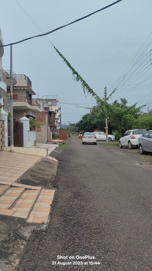  Plot For Sale in Sector 27