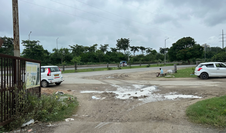  Parking, phi iv greater noida  100 Sq.Yd. Plot In Phi Iv Greater Noida Greater Noida 9129210