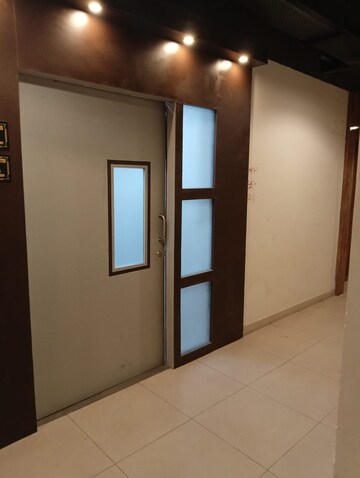 Room in  Office Space at Salt Lake Sector V – for Rent