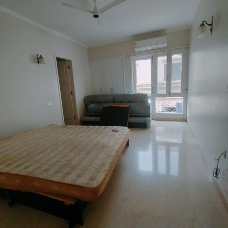 Room, panchsheel park 4 Bedroom 800 Sq.Yd. Builder Floor In Panchsheel Park Delhi 9129242