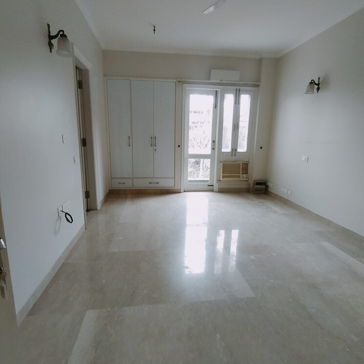 Room, panchsheel park 4 Bedroom 800 Sq.Yd. Builder Floor In Panchsheel Park Delhi 9129242