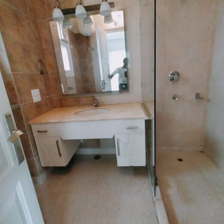 Kitchen, panchsheel park 4 Bedroom 800 Sq.Yd. Builder Floor In Panchsheel Park Delhi 9129242