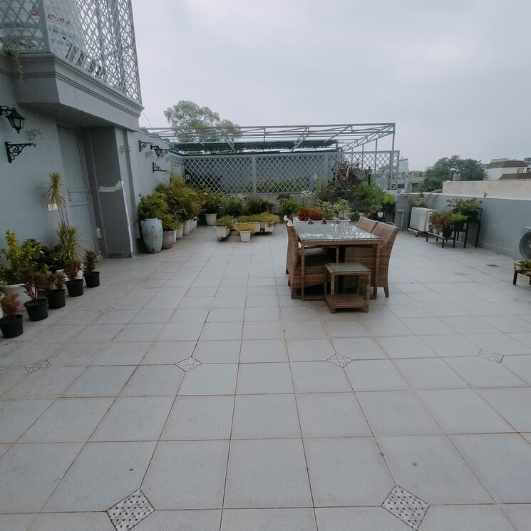 Balcony, panchsheel park 4 Bedroom 800 Sq.Yd. Builder Floor In Panchsheel Park Delhi 9129242