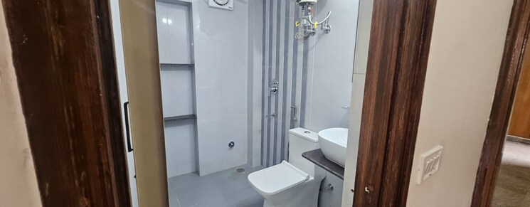 Bathroom, sector 6 dwarka 3 Bedroom 1350 Sq.Ft. Apartment In Sector 6 Dwarka Delhi 9129248