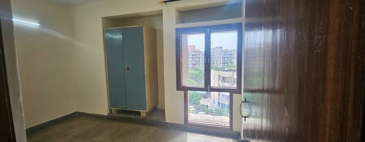 Room, sector 6 dwarka 3 Bedroom 1350 Sq.Ft. Apartment In Sector 6 Dwarka Delhi 9129248