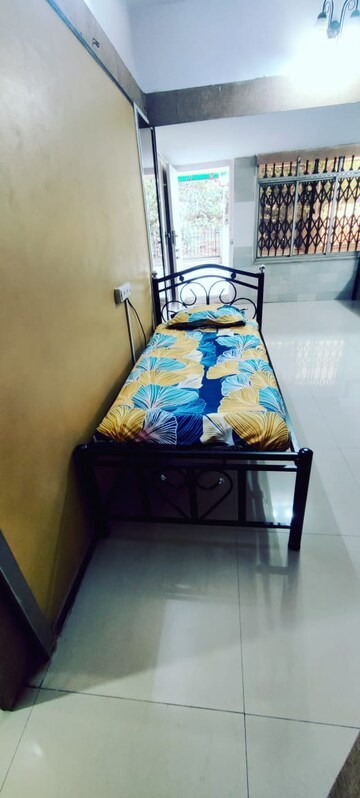 Bedroom in  Pg at Mahim West – for Rent
