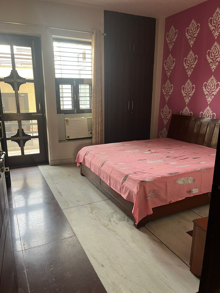 Bedroom, sector 52 2 Bedroom 1297 Sq.Ft. Builder Floor In Sector 52 Gurgaon 9129256