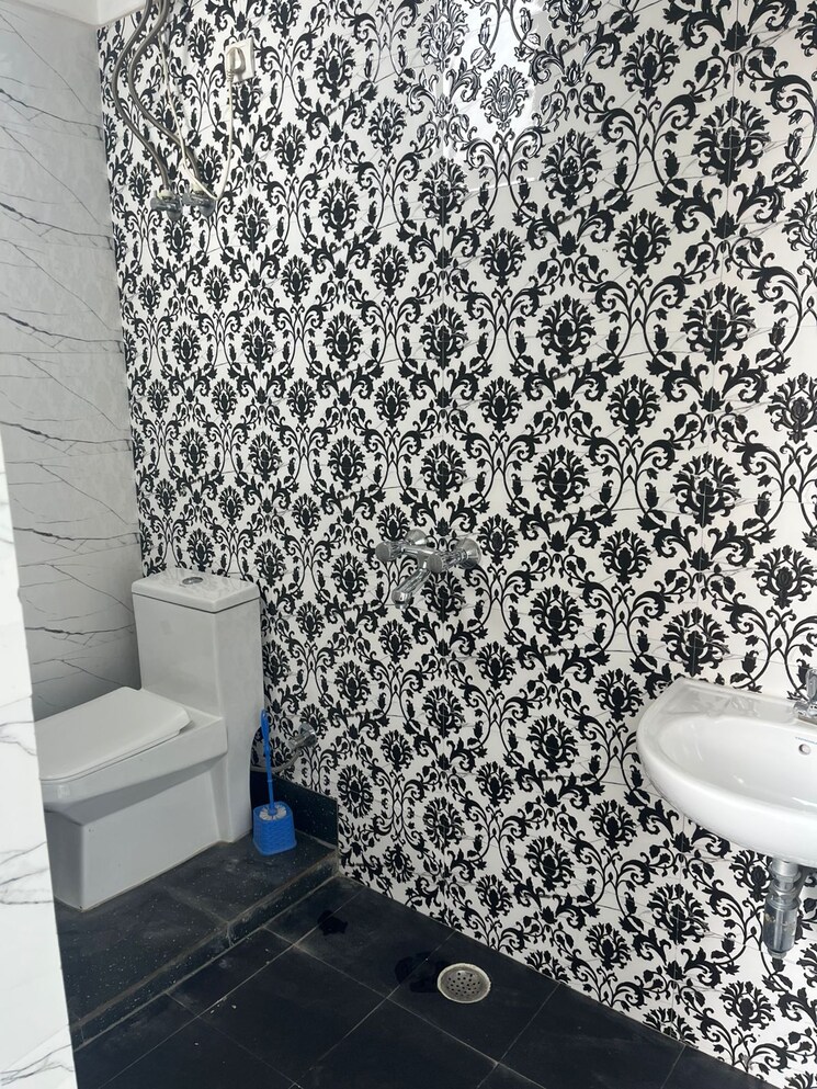 Bathroom, sector 52 2 Bedroom 1297 Sq.Ft. Builder Floor In Sector 52 Gurgaon 9129256