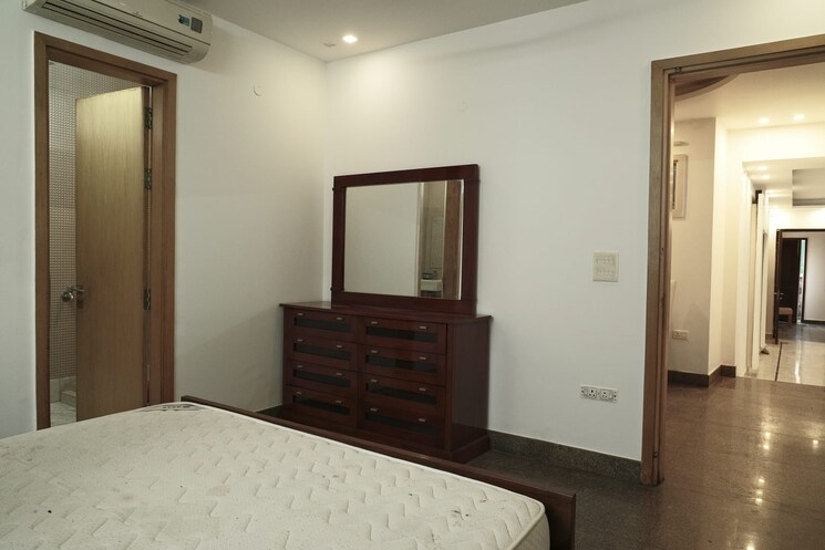 Room, greater kailash i 3 Bedroom 300 Sq.Yd. Builder Floor In Greater Kailash I Delhi 9129252