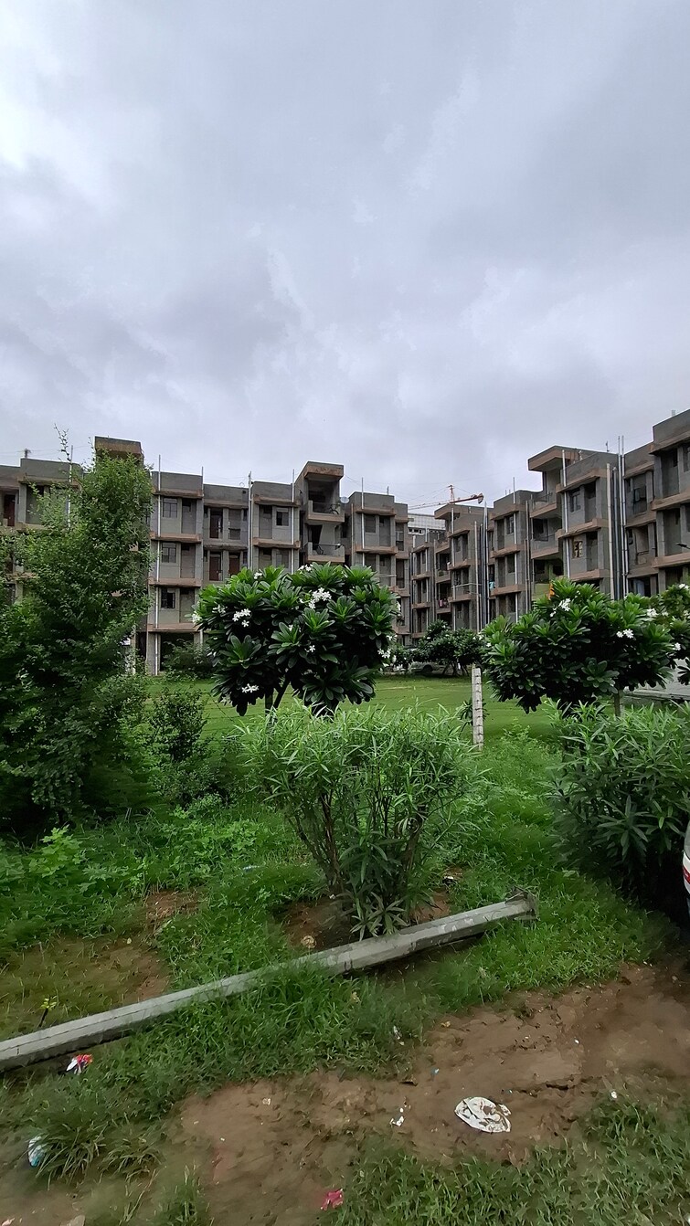 Cover Image, sector 10 greater noida 1.5 Bedroom 30 Sq.Mt. Apartment In Sector 10 Greater Noida Greater Noida 9129260