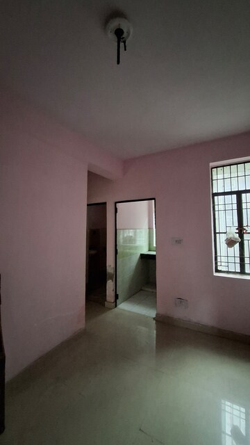 Furnished Amenities in 1.5 BHK Apartment at Sector 10 Greater Noida – for Sale