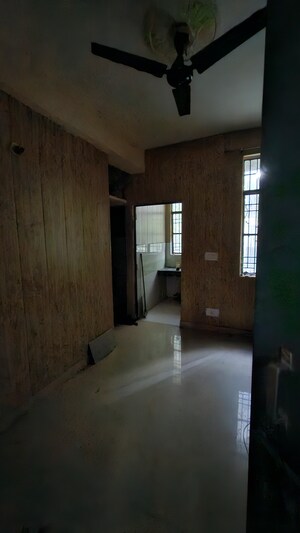 Parking in 1.5 BHK Apartment at Sector 10 Greater Noida – for Sale