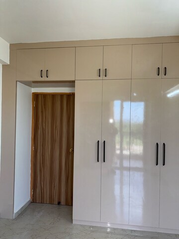 Room in 2 BHK Apartment at MRG Bazaar 93, Sector 93 – for Rent