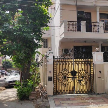 4 BHK Independent House For Rent in RWA Apartments, Nithari Village