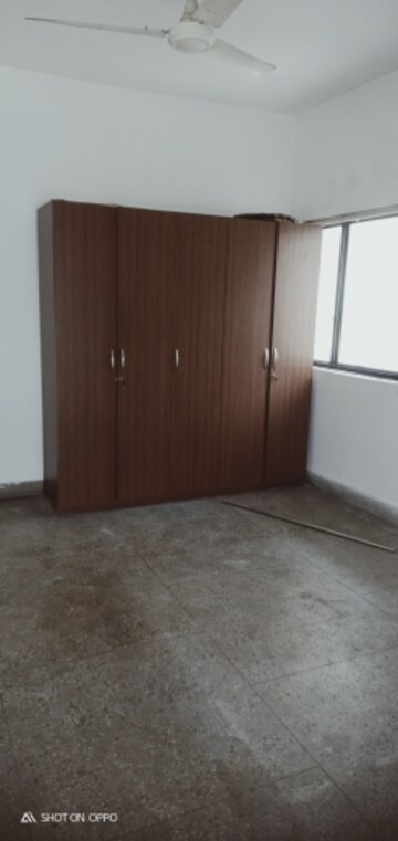 Room in 3 BHK Apartment at DDA Rosewood Apartments, Vasant Kunj – for Rent