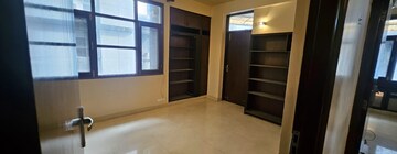Room in 3 BHK Apartment at Sector 6 Dwarka – for Rent