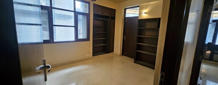 Room, sector 6 dwarka 3 Bedroom 1500 Sq.Ft. Apartment In Sector 6 Dwarka Delhi 9129272