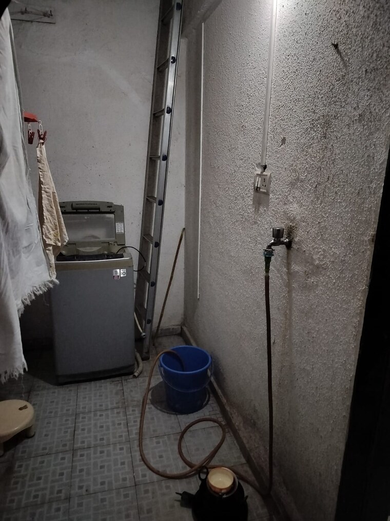 Bathroom, chandrarang-capital-tower 2 Bedroom 850 Sq.Ft. Apartment In Wakad Pune 9129281