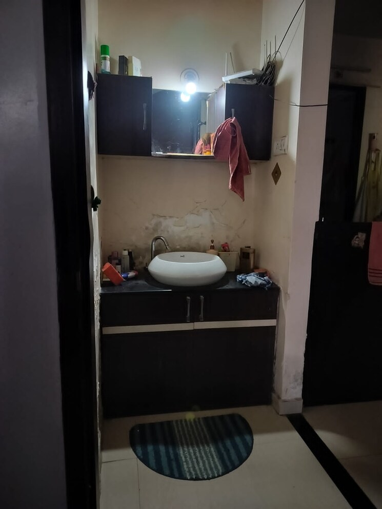 Bathroom, chandrarang-capital-tower 2 Bedroom 850 Sq.Ft. Apartment In Wakad Pune 9129281