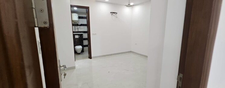 Room, sector 5 dwarka 3 Bedroom 1500 Sq.Ft. Apartment In Sector 5 Dwarka Delhi 9129293
