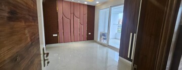 Room in 3 BHK Apartment at Sector 5 Dwarka – for Rent