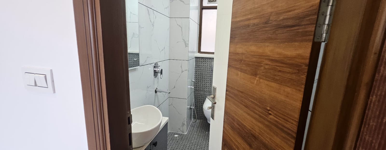 Bathroom, sector 5 dwarka 3 Bedroom 1500 Sq.Ft. Apartment In Sector 5 Dwarka Delhi 9129293