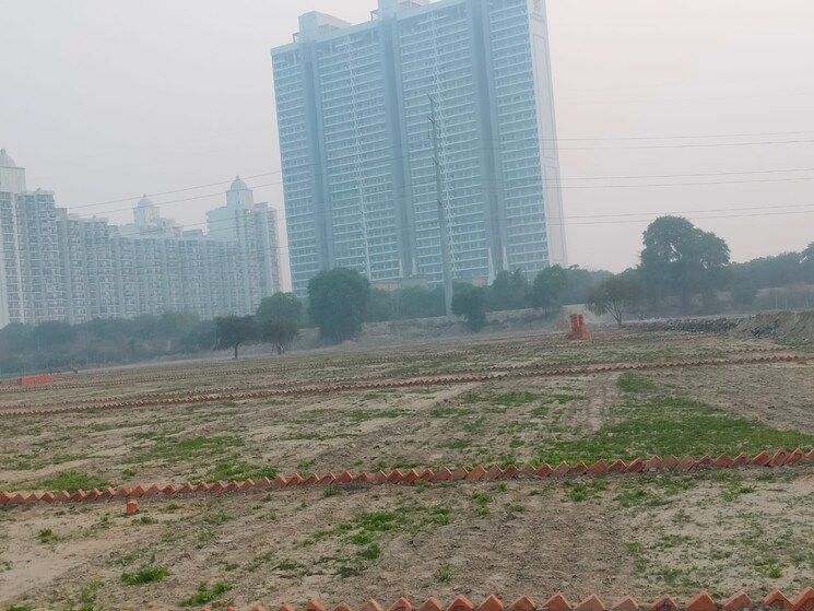 undefined, sector 142  150 Sq.Yd. Plot In Sector 142 Noida 9129299