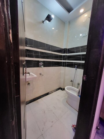 Bathroom in 2 BHK Builder Floor at New Ashiyana Apartment, Dwarka Mor – for Rent