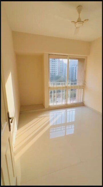 2.5 BHK Apartment For Rent in Vijay Orovia, Ghodbunder Road