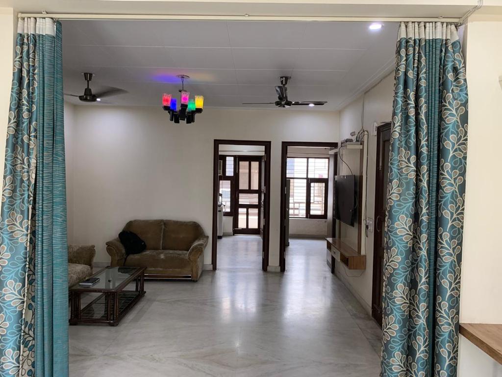 2 BHK Builder Floor For Rent in L Block 