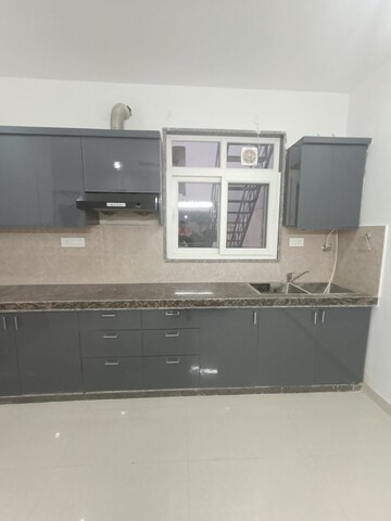 Kitchen in 2 BHK Builder Floor at Sector 40 – for Rent