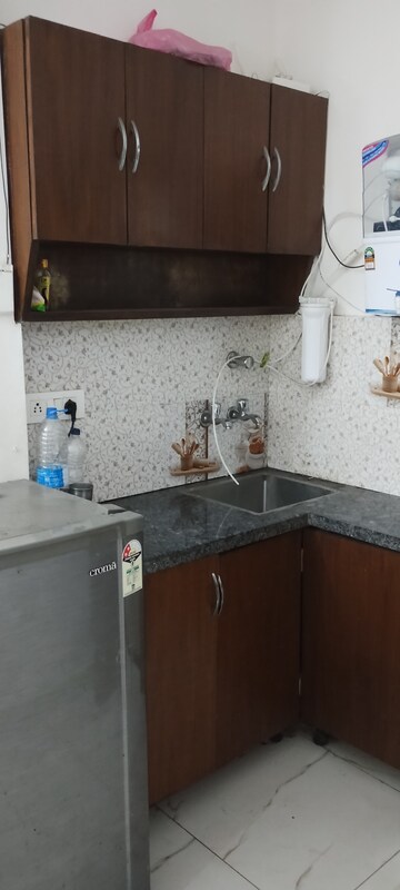 Furnished Amenities in 1 RK Builder Floor at DLF City Phase V, Dlf Phase V – for Rent