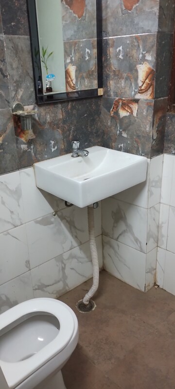 Bathroom in 1 RK Builder Floor at DLF City Phase V, Dlf Phase V – for Rent