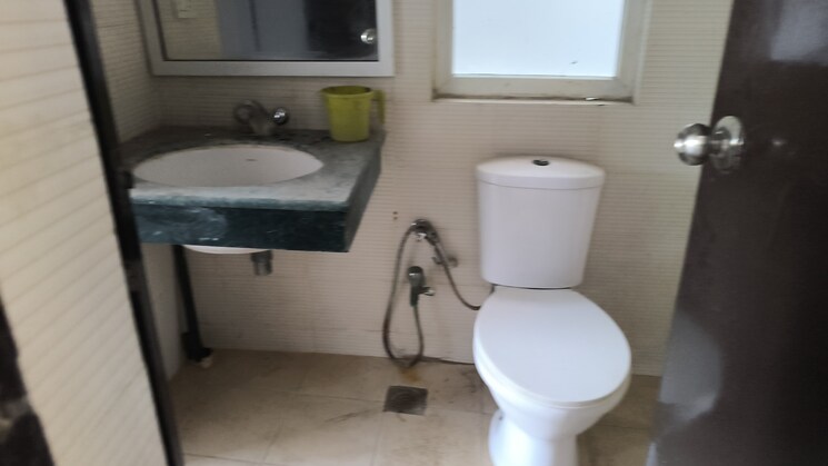 Bathroom, bptp-park-grandeura 3.5 Bedroom 2032 Sq.Ft. Apartment In Sector 82 Faridabad 9129350