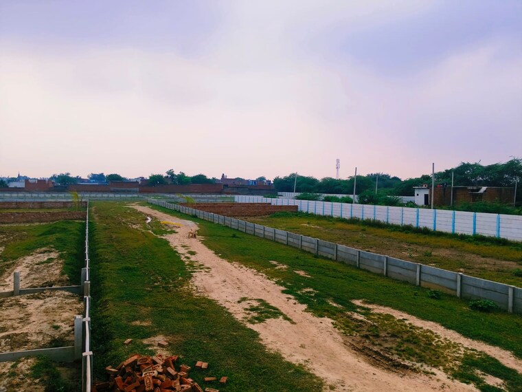 Garden, pathauli village  100 Sq.Yd. Plot In Pathauli Village Agra 9129374