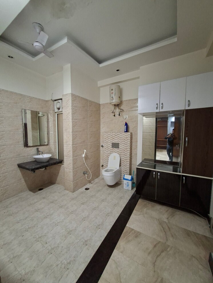 Kitchen, sector 48 3 Bedroom 300 Sq.Mt. Independent House In Sector 48 Noida 9129371