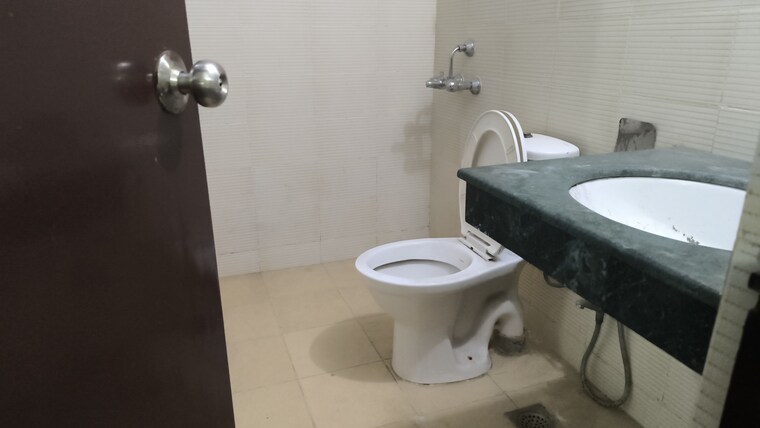 Bathroom, bptp-park-grandeura 2 Bedroom 1300 Sq.Ft. Apartment In Sector 82 Faridabad 9129378