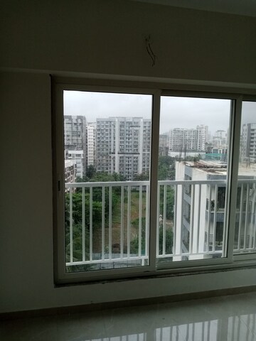 Room in 2 BHK Apartment at Platinum 53 West, Andheri West – for Rent