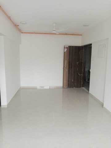 Room in 2 BHK Apartment at Platinum 53 West, Andheri West – for Rent
