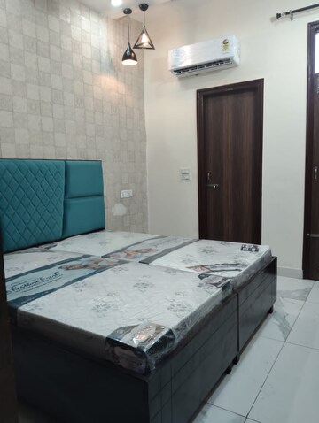 3 BHK Builder Floor For Rent in Vip Road