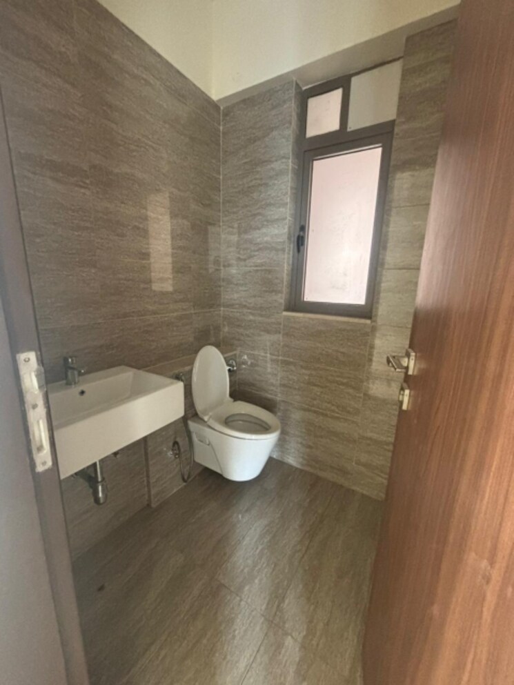 Bathroom, shreeji-sky-rise 3 Bedroom 1102 Sq.Ft. Builder Floor In Kandivali West Mumbai 9129450