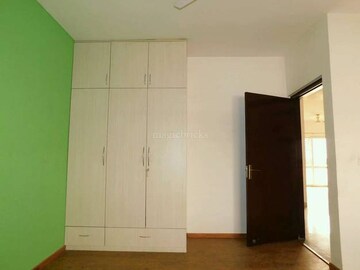 Room in 3 BHK Builder Floor at BPTP Park 81, Sector 81 – for Rent